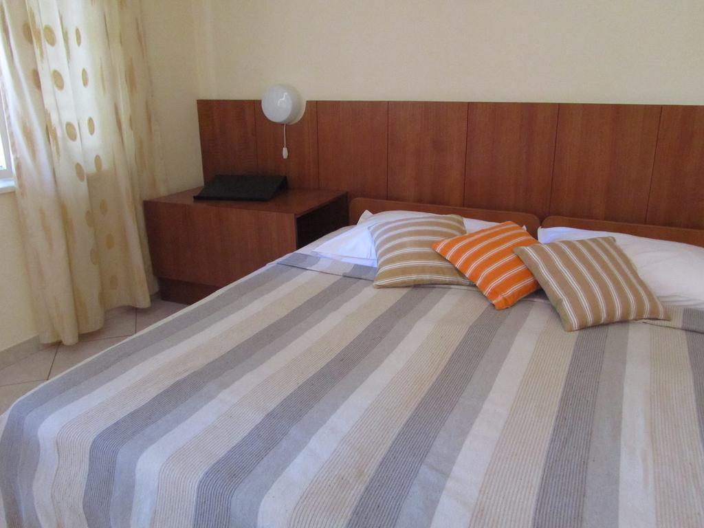 Apartment Petrovic Korcula Town Exterior photo